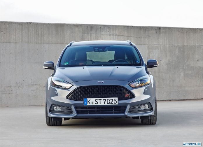 2015 Ford Focus ST Wagon - фотография 19 из 32