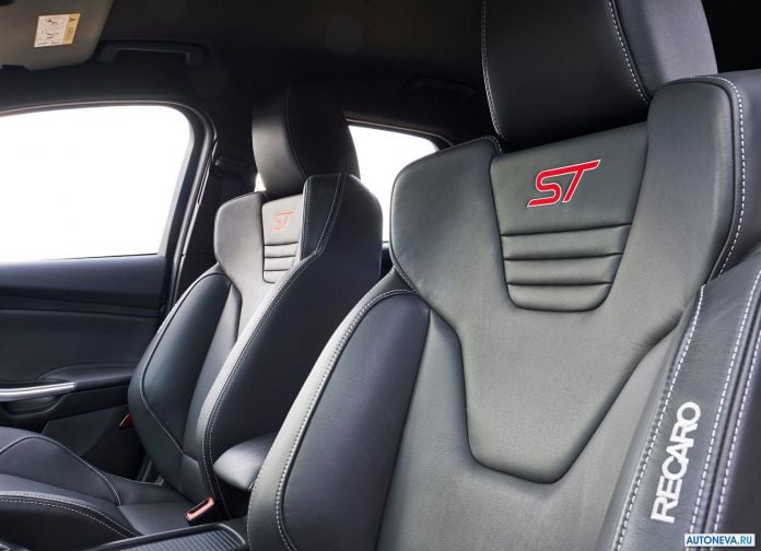2015 Ford Focus ST Wagon - фотография 27 из 32