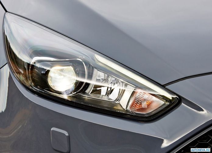 2015 Ford Focus ST Wagon - фотография 30 из 32