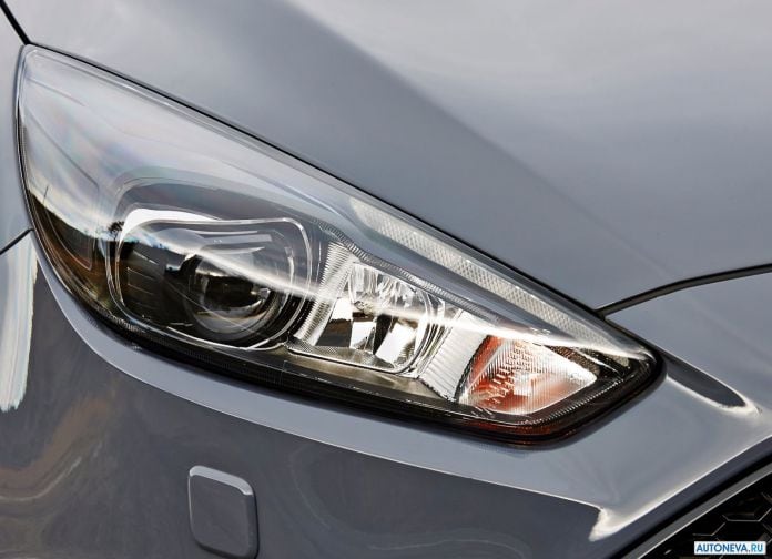 2015 Ford Focus ST Wagon - фотография 31 из 32