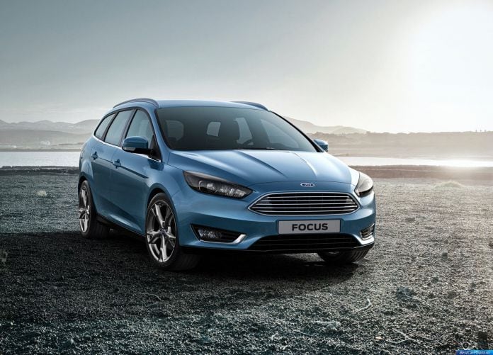 2015 Ford Focus Wagon - фотография 2 из 15