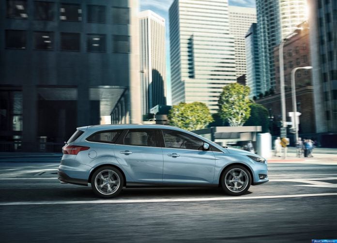 2015 Ford Focus Wagon - фотография 3 из 15