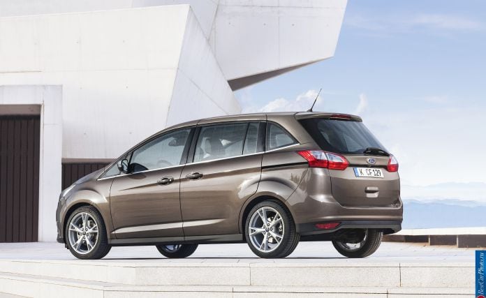 2015 Ford Grand C-Max - фотография 4 из 24