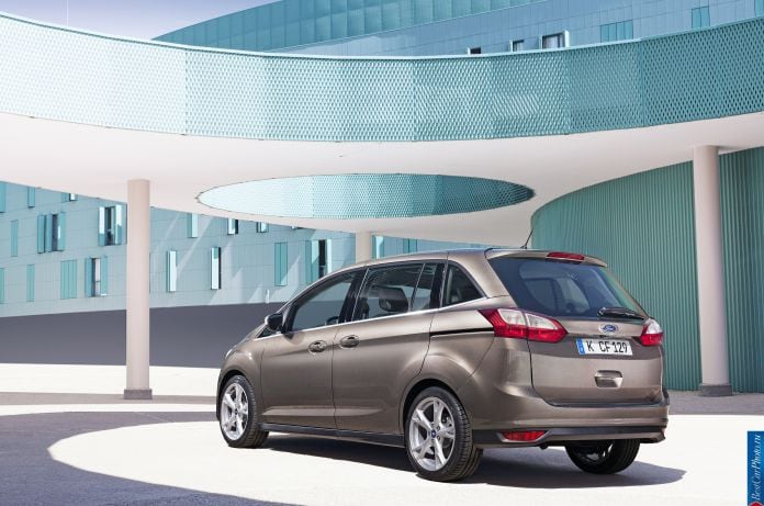 2015 Ford Grand C-Max - фотография 6 из 24