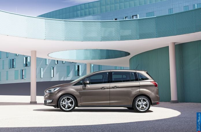 2015 Ford Grand C-Max - фотография 9 из 24