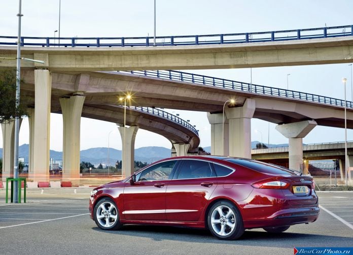 2015 Ford Mondeo - фотография 14 из 82