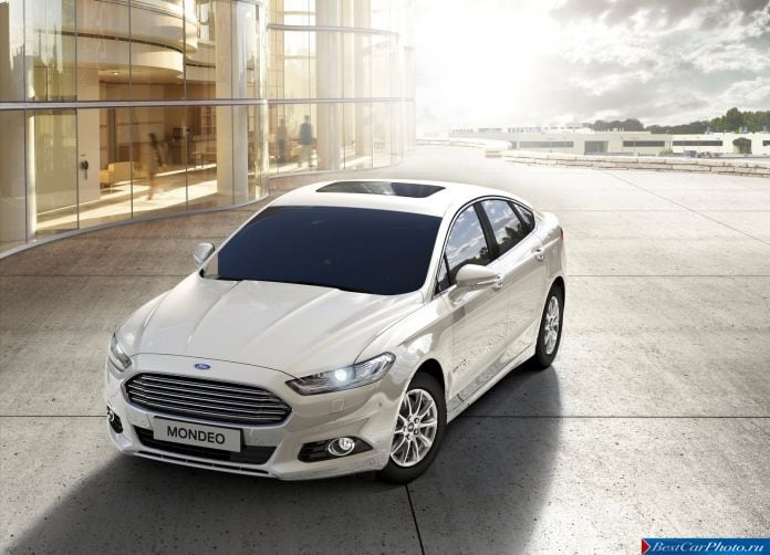 2015 Ford Mondeo Hybrid - фотография 1 из 27