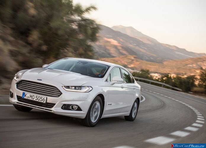 2015 Ford Mondeo Hybrid - фотография 4 из 27