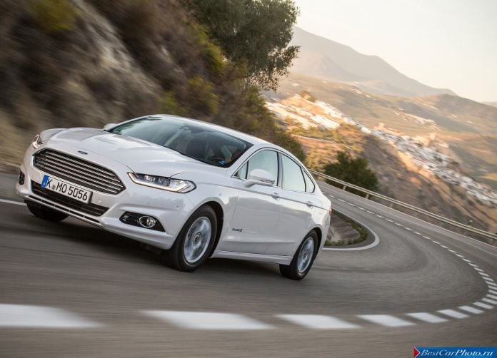 2015 Ford Mondeo Hybrid - фотография 6 из 27