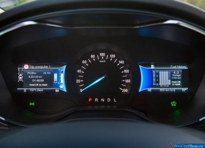 2015 Ford Mondeo Hybrid - фотография 15 из 27