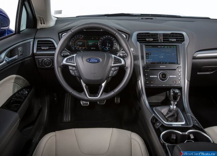 2015 Ford Mondeo Wagon - фотография 26 из 39
