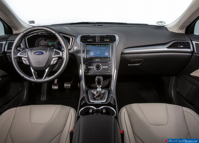 2015 Ford Mondeo Wagon - фотография 27 из 39