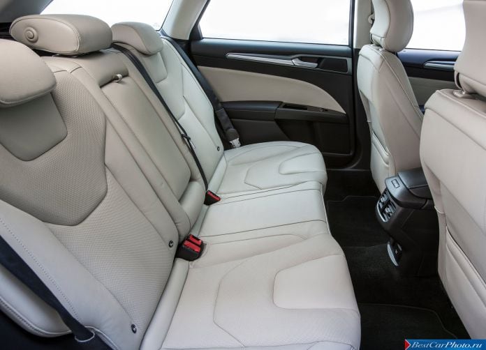 2015 Ford Mondeo Wagon - фотография 29 из 39