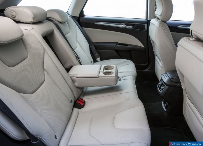 2015 Ford Mondeo Wagon - фотография 30 из 39