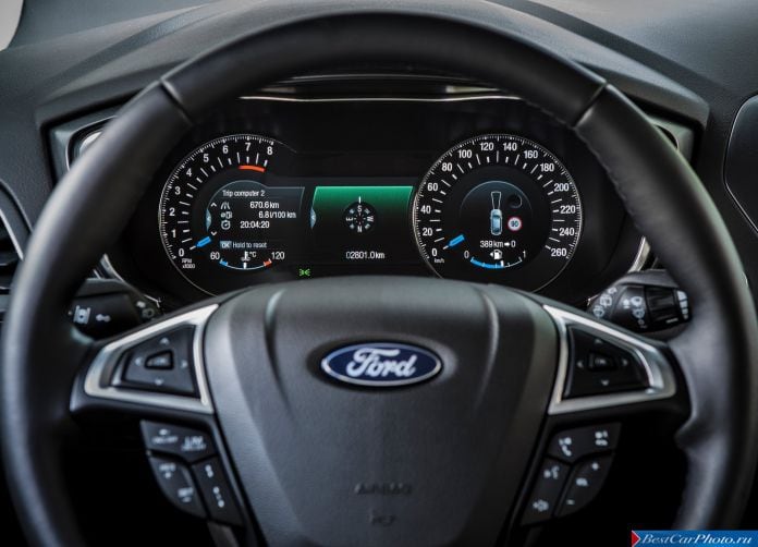 2015 Ford Mondeo Wagon - фотография 32 из 39