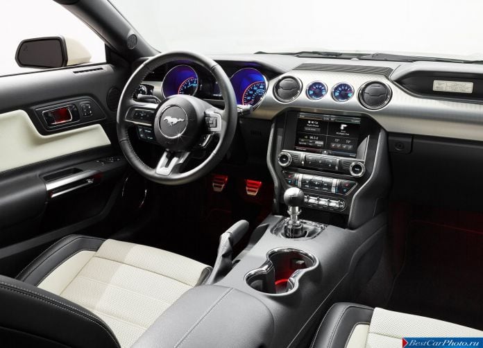 2015 Ford Mustang 50 Year Limited Edition - фотография 13 из 35