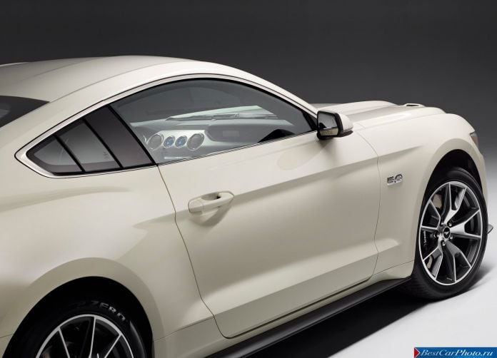 2015 Ford Mustang 50 Year Limited Edition - фотография 24 из 35