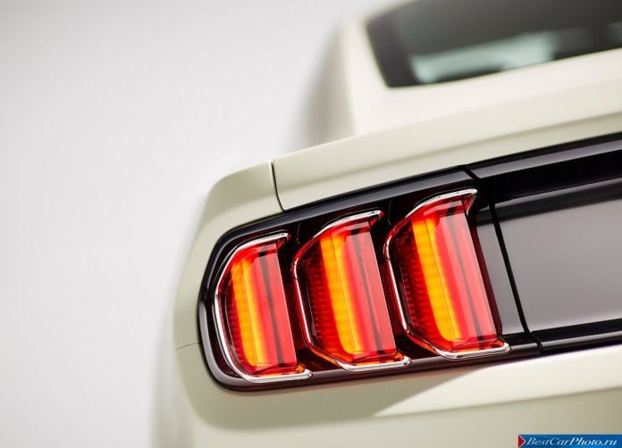 2015 Ford Mustang 50 Year Limited Edition - фотография 28 из 35 2015 Ford Mustang 50 Year Limited Edition - фотография 28 из 35