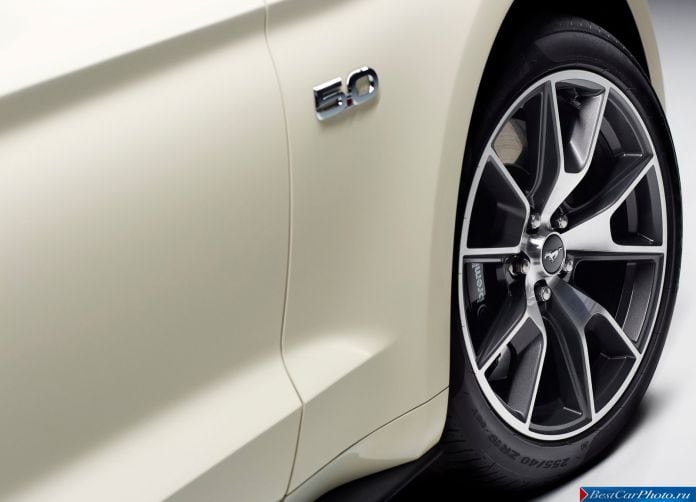 2015 Ford Mustang 50 Year Limited Edition - фотография 34 из 35