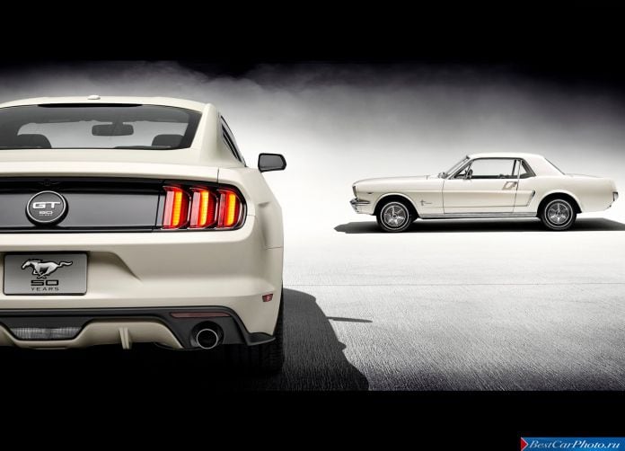 2015 Ford Mustang 50 Year Limited Edition - фотография 35 из 35 2015 Ford Mustang 50 Year Limited Edition - фотография 35 из 35