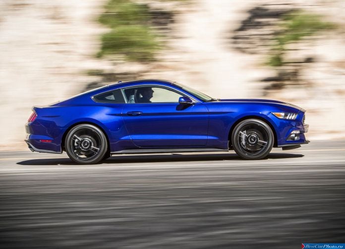 2015 Ford Mustang EcoBoost - фотография 32 из 93