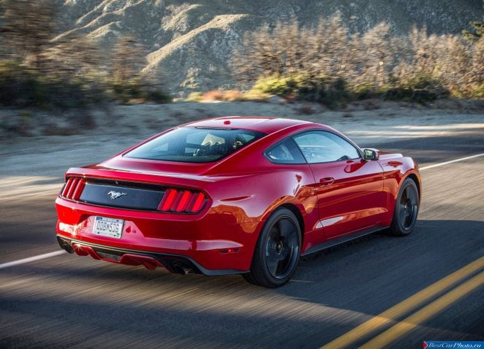 2015 Ford Mustang EcoBoost - фотография 37 из 93