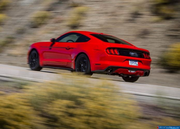 2015 Ford Mustang EcoBoost - фотография 41 из 93