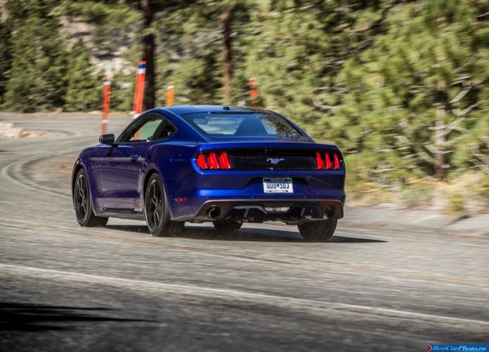 2015 Ford Mustang EcoBoost - фотография 43 из 93