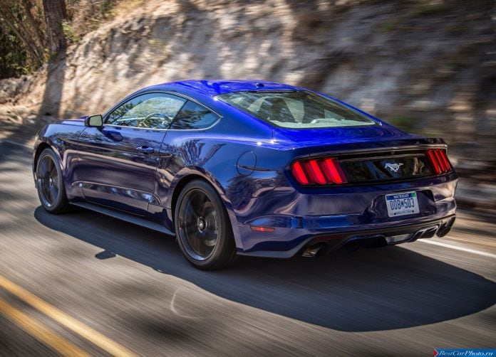 2015 Ford Mustang EcoBoost - фотография 44 из 93