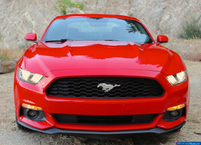 2015 Ford Mustang EcoBoost - фотография 47 из 93