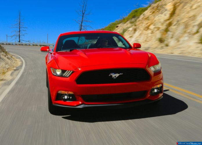2015 Ford Mustang EcoBoost - фотография 49 из 93