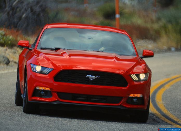 2015 Ford Mustang EcoBoost - фотография 52 из 93