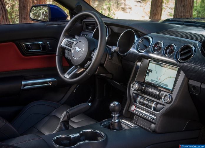 2015 Ford Mustang EcoBoost - фотография 62 из 93