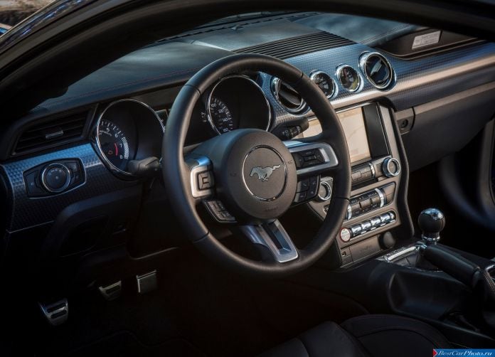 2015 Ford Mustang EcoBoost - фотография 64 из 93