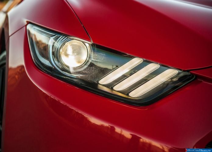 2015 Ford Mustang EcoBoost - фотография 69 из 93