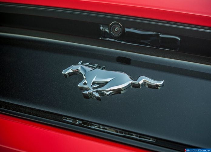 2015 Ford Mustang EcoBoost - фотография 85 из 93