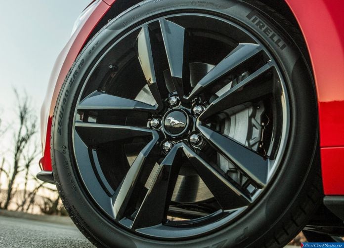 2015 Ford Mustang EcoBoost - фотография 87 из 93