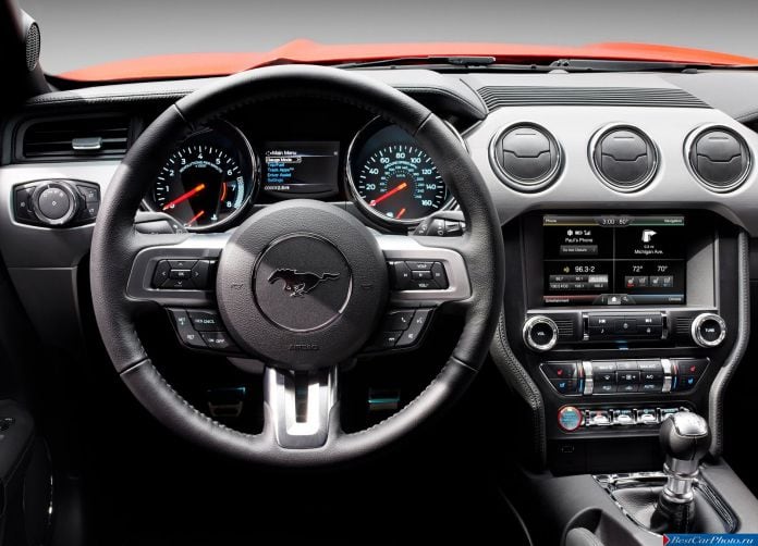 2015 Ford Mustang GT - фотография 21 из 66