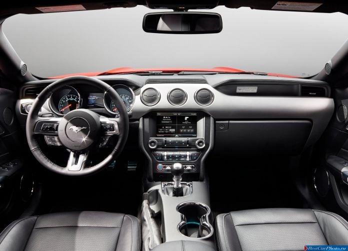 2015 Ford Mustang GT - фотография 22 из 66