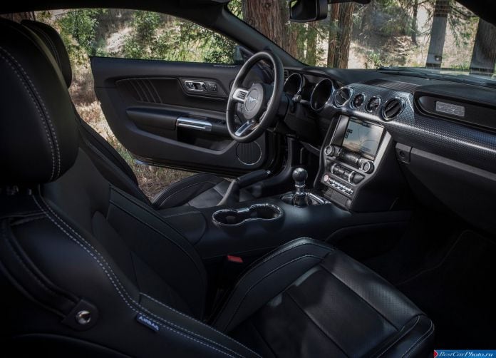 2015 Ford Mustang GT - фотография 26 из 66 2015 Ford Mustang GT - фотография 26 из 66