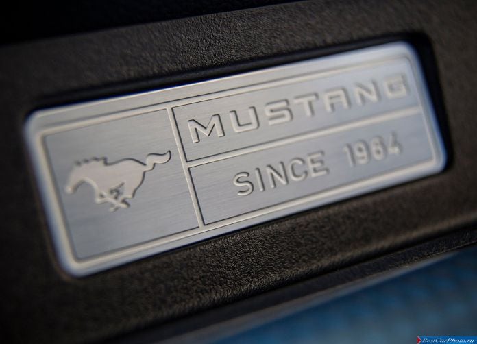 2015 Ford Mustang GT - фотография 41 из 66