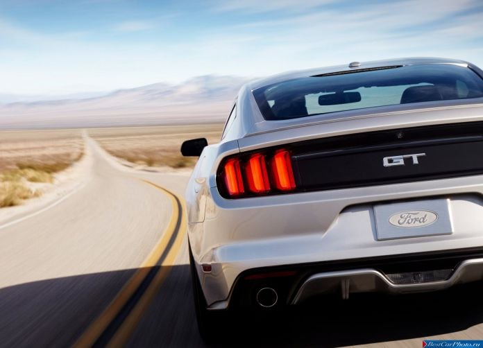 2015 Ford Mustang GT - фотография 47 из 66