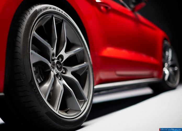 2015 Ford Mustang GT - фотография 51 из 66