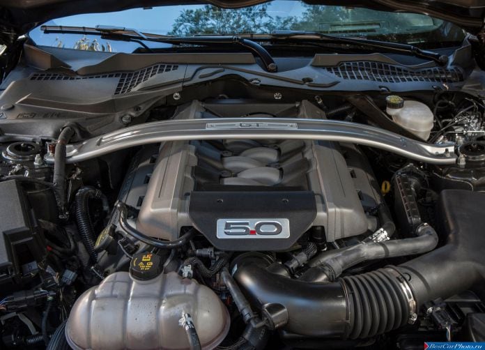 2015 Ford Mustang GT - фотография 52 из 66
