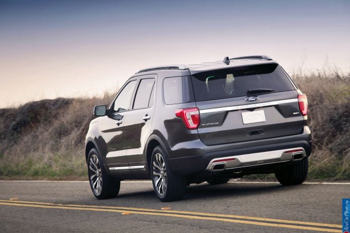 2016 Ford Explorer - фотография 3 из 53