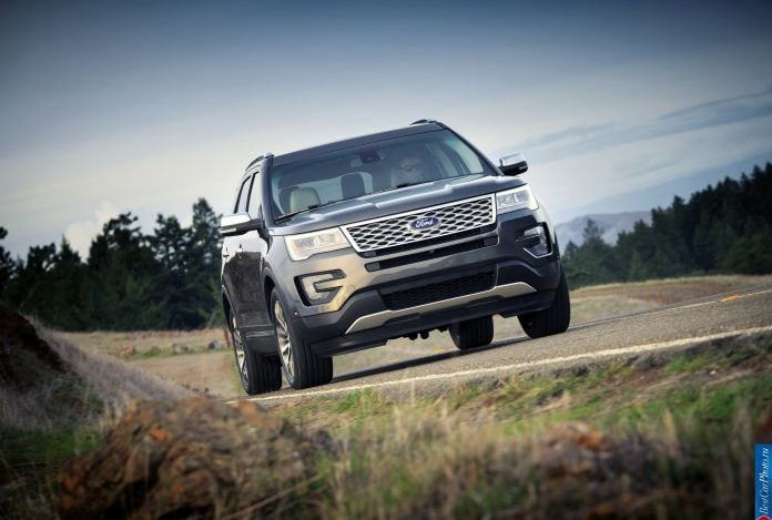 2016 Ford Explorer - фотография 5 из 53