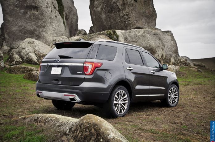 2016 Ford Explorer - фотография 9 из 53