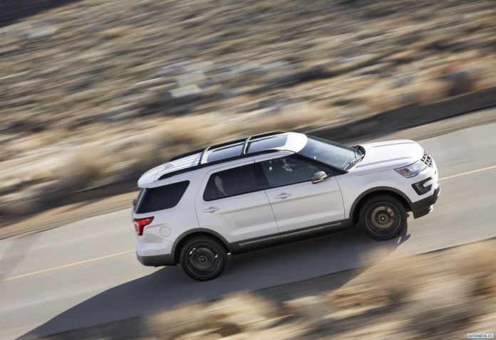 2016 Ford Explorer XLT Sport Appearance Package - фотография 11 из 19
