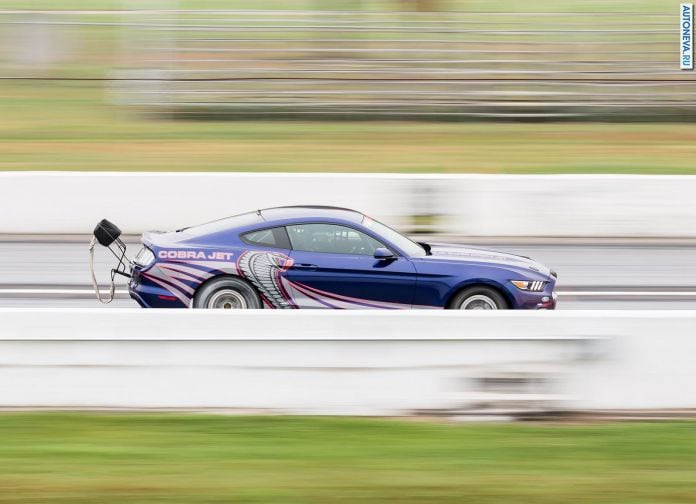 2016 Ford Mustang Cobra Jet - фотография 8 из 17