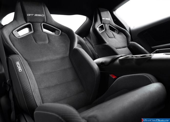 2016 Ford Mustang Shelby GT350 - фотография 24 из 34